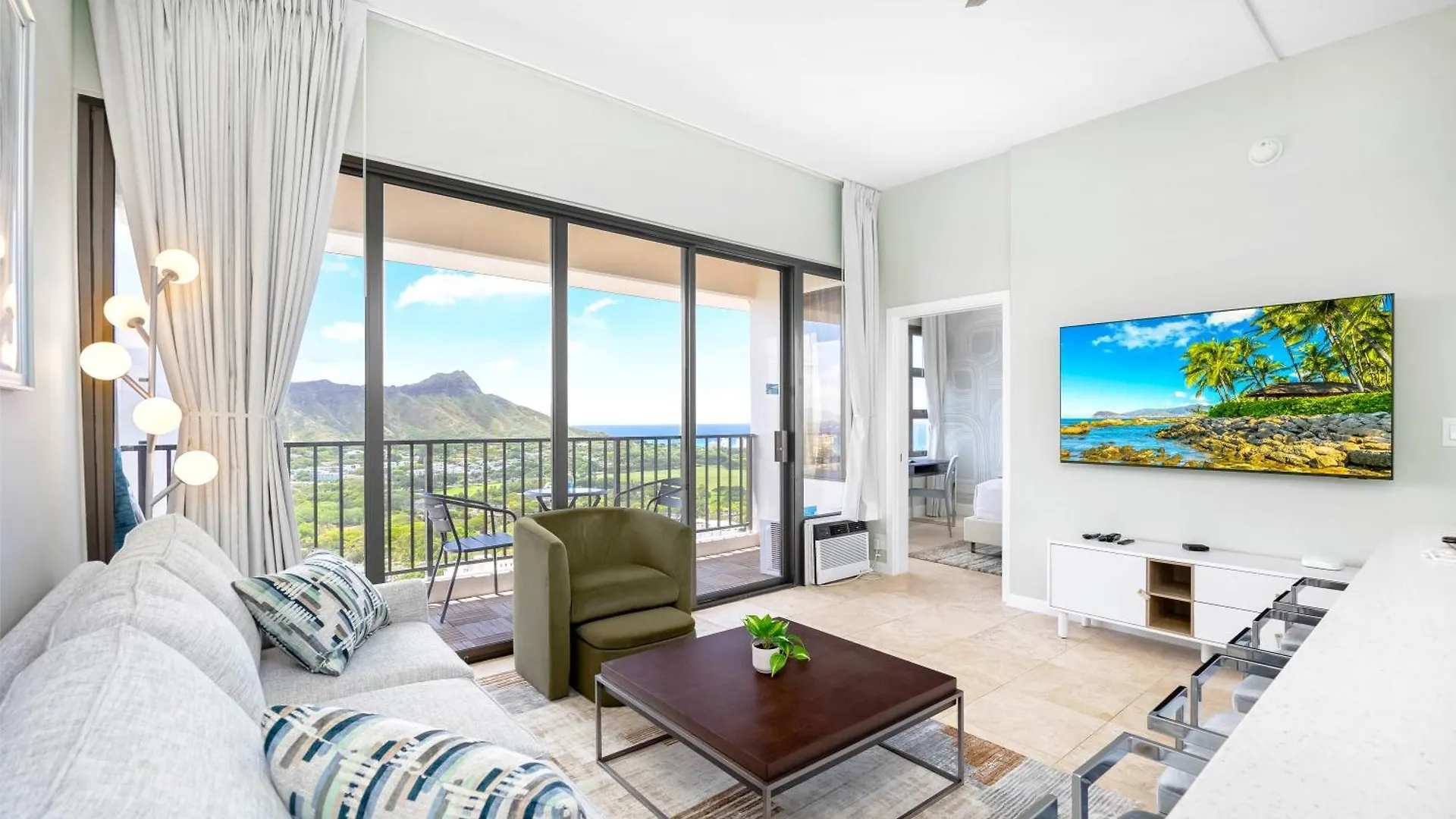 Diamond Head And Ocean View Condo With Parking Honolulu