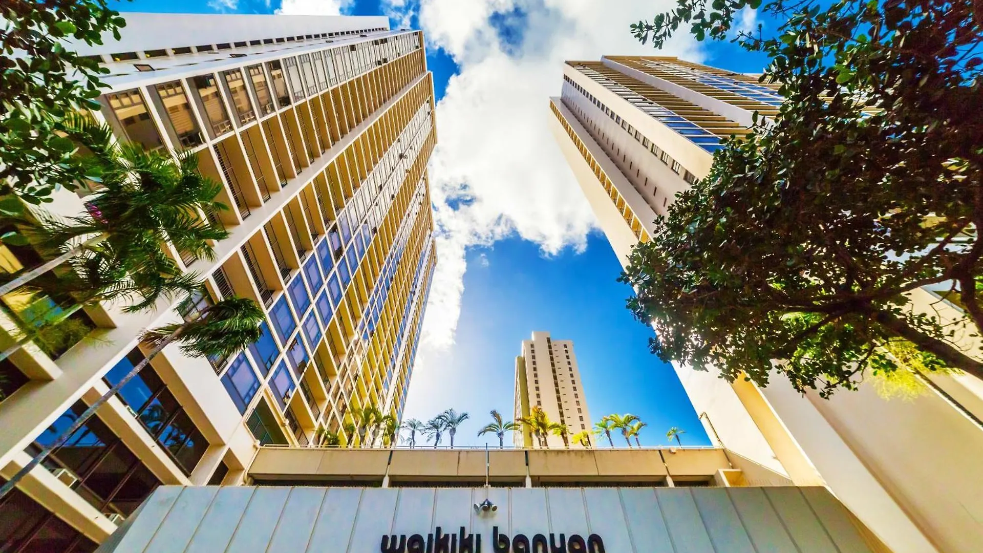Diamond Head And Ocean View Condo With Parking Honolulu Holiday home