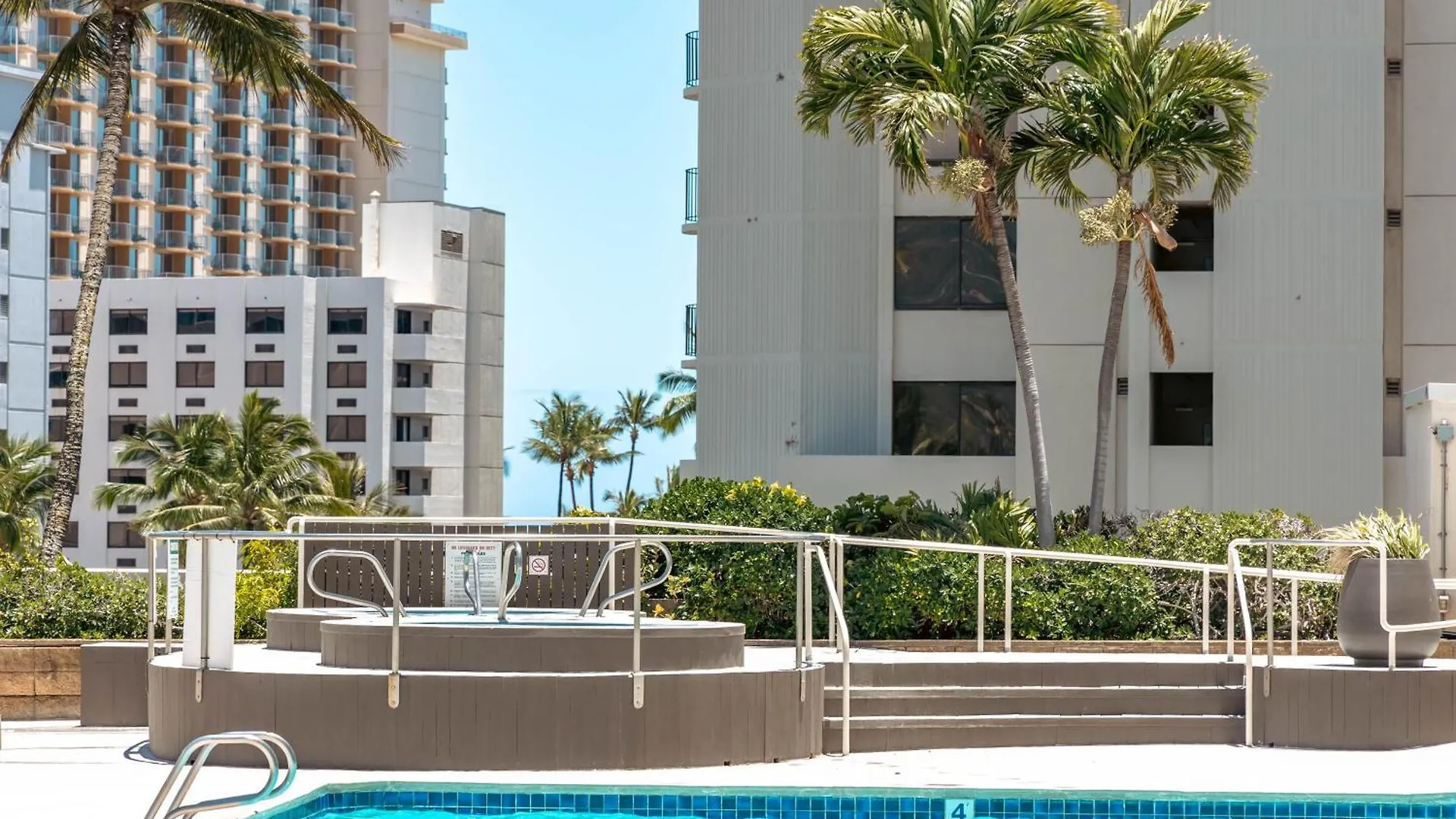 Diamond Head And Ocean View Condo With Parking Honolulu 0*,  United States