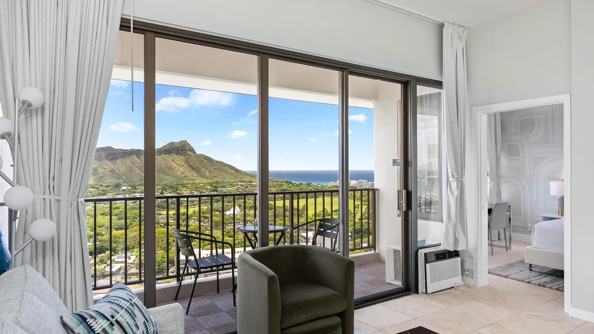 Diamond Head And Ocean View Condo With Parking Honolulu Holiday home