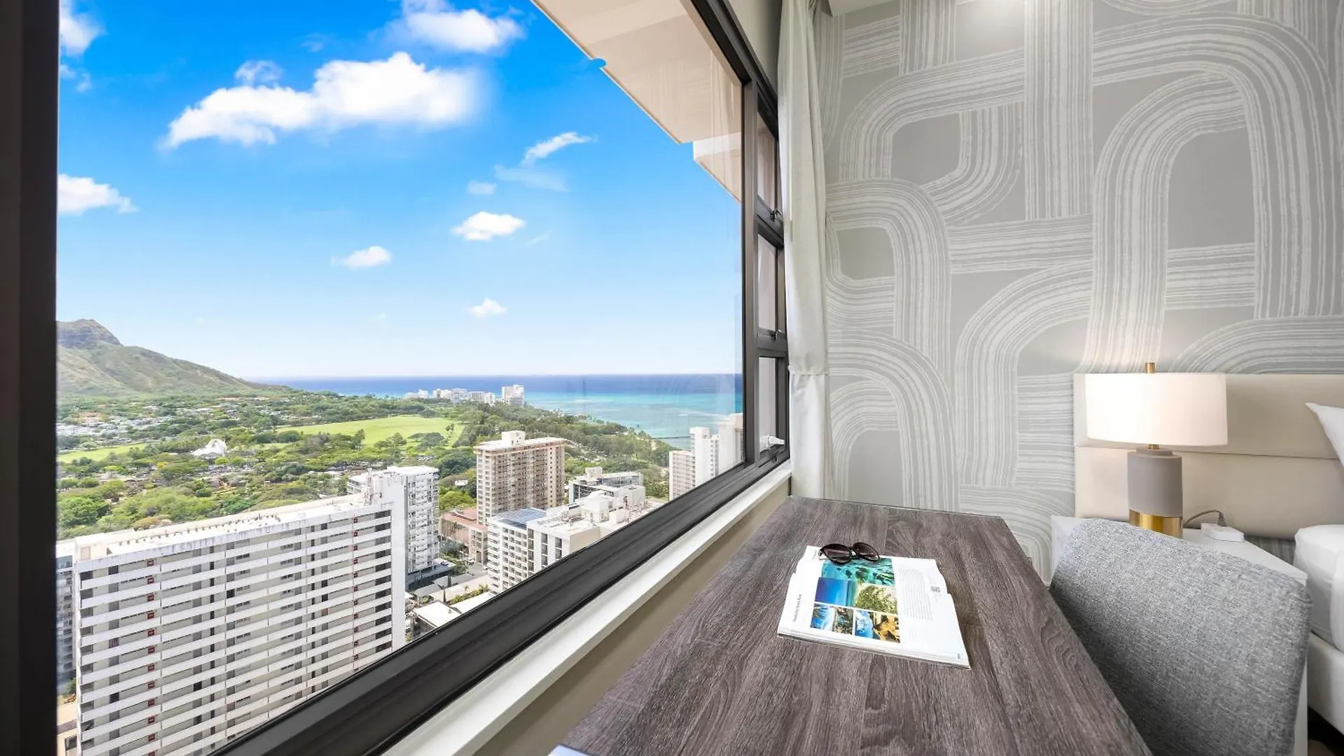 Diamond Head And Ocean View Condo With Parking Honolulu Holiday home